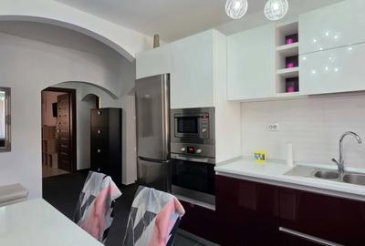Apartament cu 3 camere semidecomandat în Central - 7