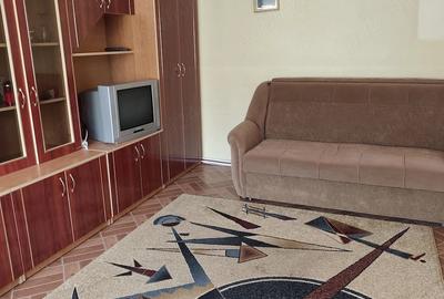 Garsonieră decomandată în Petros - 9
