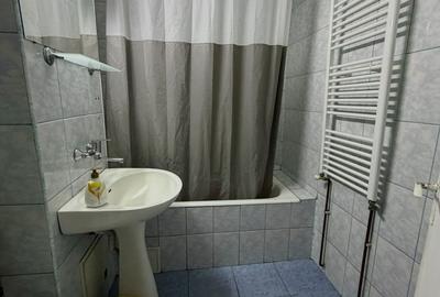 Apartament cu 3 camere decomandat în Dosu Bricii