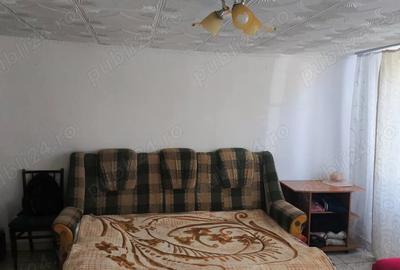 Casă cu 3 camere cu Teren 993 Mp în Pesac - 2