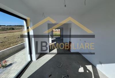 Casă individuală cu 4 camere cu Canalizare în Unirii - 8