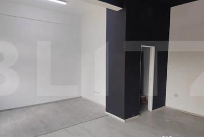 Spațiu comercial, de 40 mp, în Central - 3