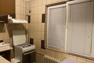Garsonieră decomandată, mobilată în Dristor