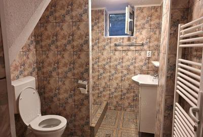 Casă cu 4 camere în Central - 2