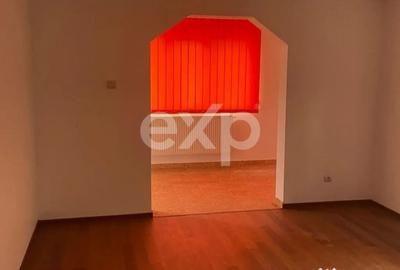 Casă cu 6 camere cu Teren 3646 Mp în Leontinești - 5