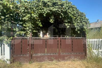 Casă individuală cu 6 camere cu Teren 3374 Mp în Vulcana-Pandele