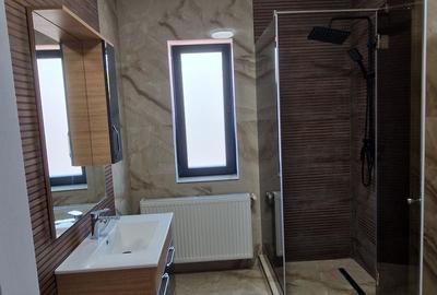 Casă cu 3 camere în Valu lui Traian