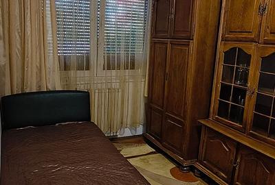 Apartament cu 3 camere semidecomandat în Republicii
