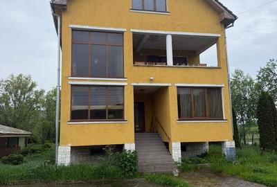 Casă cu 4 camere în Central - 18