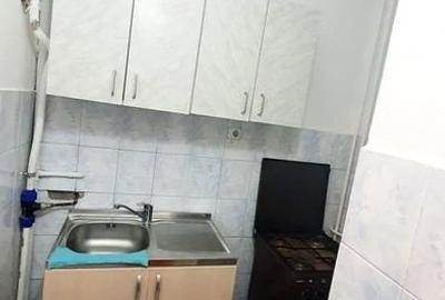Garsonieră decomandată în Apărătorii Patriei