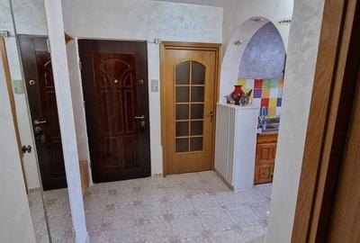 Apartament cu 2 camere decomandat în 9 Mai