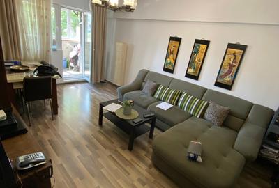 Apartament cu 3 camere decomandat în Doamna Ghica