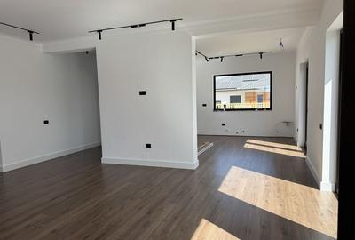 Casă cu 4 camere în Exterior Vest - 2