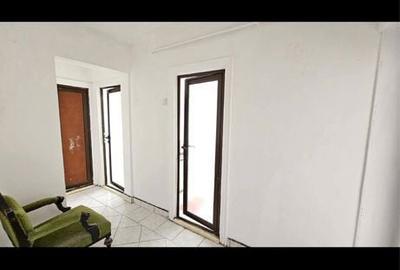 Apartament cu 3 camere decomandat în Exterior Vest - 2