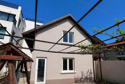 Casă cu 4 camere în Central - 2