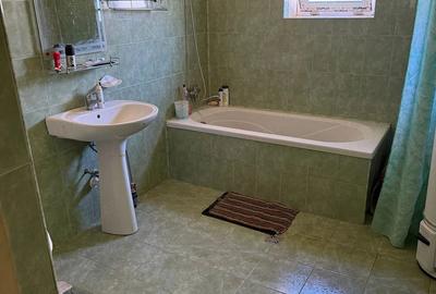 Casă cu 4 camere cu Teren 9000 Mp în Drăgănești