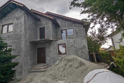 Casă cu 4 camere în Exterior Vest