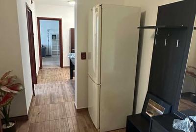 Apartament cu 3 camere semidecomandat în Titan