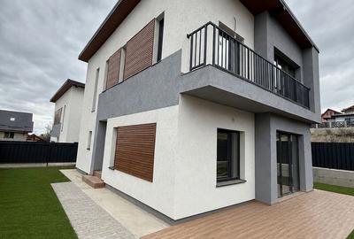 Casă cu 4 camere cu Teren 300 Mp în Bucium