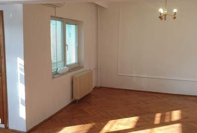 Apartament cu 4 camere decomandat în Central - 3