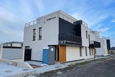 Duplex cu 4 camere cu Canalizare în Palazu Mare - 32