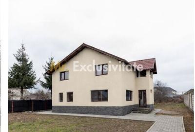 Casă cu 4 camere cu Teren 800 Mp în Mărăcineni