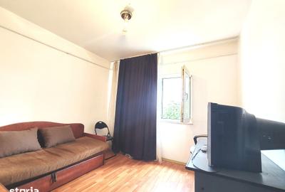 Apartament cu 3 camere decomandat în Prundu