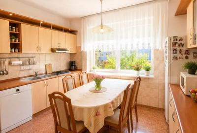 Casă cu 7 camere cu Teren 500 Mp în Braytim