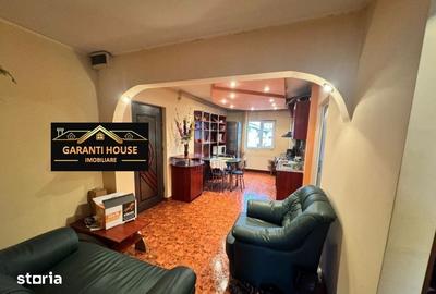 Apartament cu 3 camere decomandat în Republicii