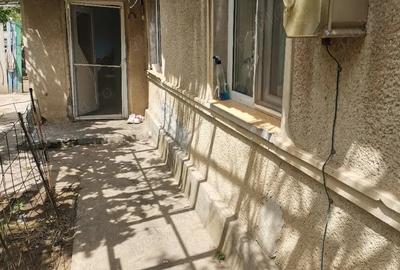 Casă cu 3 camere cu Teren 1000 Mp în Hârșova