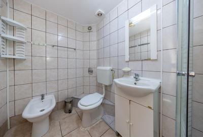 Apartament cu 2 camere nedecomandat în Tractorul - 8