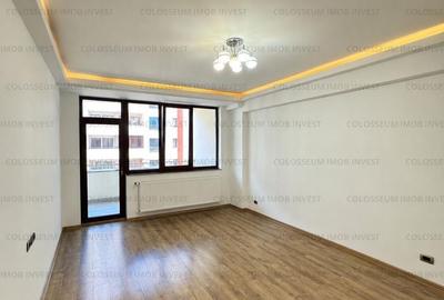 Apartament cu 3 camere decomandat în Tractorul