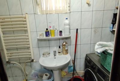 Apartament cu 3 camere semidecomandat în Bistrița Lac