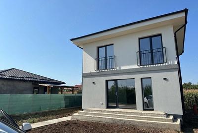 Casă cu 3 camere cu Teren 220 Mp în Central