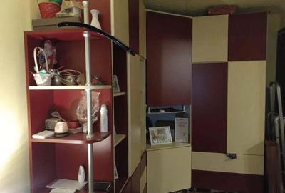 Apartament cu 3 camere semidecomandat în Rovinari - 1