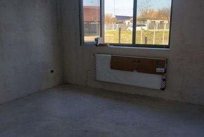 Casă cu 4 camere cu Teren 160 Mp în Central - 2