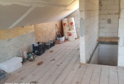 Casă cu 5 camere cu Teren 200 Mp în Lumina - 2