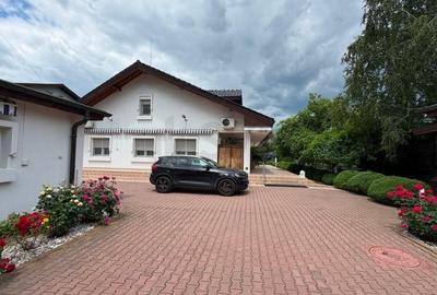 Casă individuală cu 9 camere cu Canalizare în Central - 6