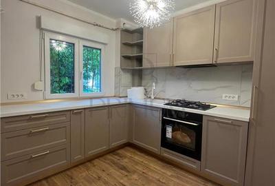 Apartament cu 3 camere semidecomandat, mobilat în Favorit - 2