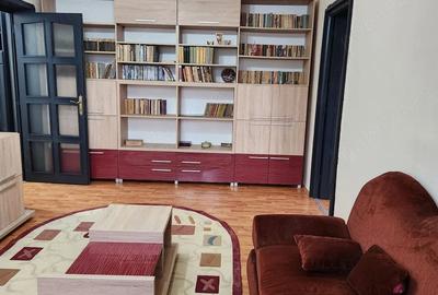 Apartament cu 3 camere semidecomandat în Luncă
