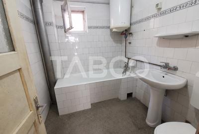 Casă individuală cu 3 camere cu Canalizare în Lupeni - 4