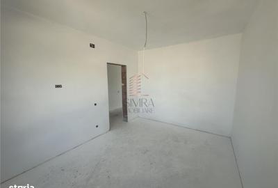 Casă cu 4 camere decomandat în Sântandrei