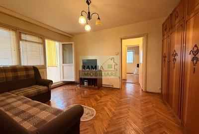 Apartament cu 2 camere semidecomandat, mobilat în Centrul Civic