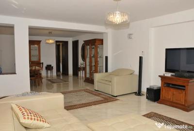 Casă cu 9 camere cu Teren 900 Mp în Central - 11