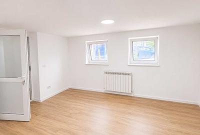 Casă cu 4 camere cu Teren 250 Mp în Central
