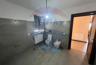 Casă individuală cu 4 camere cu Canalizare în Sud-Est - 10