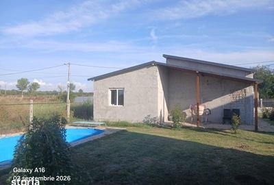 Casă cu 4 camere cu Teren 100 Mp în Ograda