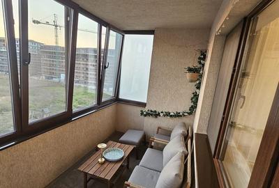 Apartament cu 3 camere decomandat în Roșu