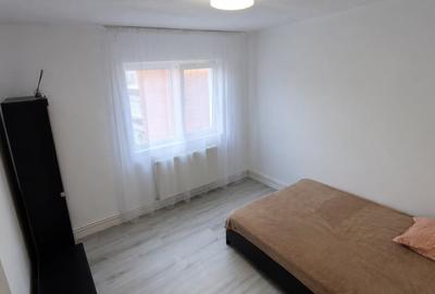 Apartament cu 2 camere decomandat, mobilat în Exterior Est