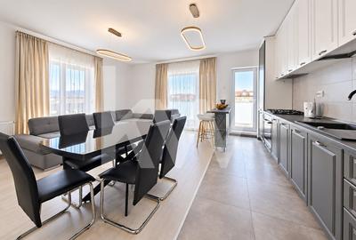 Apartament cu 3 camere decomandat, mobilat în Tractorul